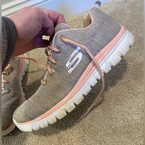 Sketchers, womens size 9. Oatmeal canvas and peach Color’s. Memory foam soles.